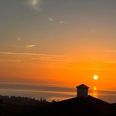 Small Oasis Nelson Mandela Apartment With Sea View, Two Bedrooms, Parking, Terrace And Pool マニルバ エクステリア 写真